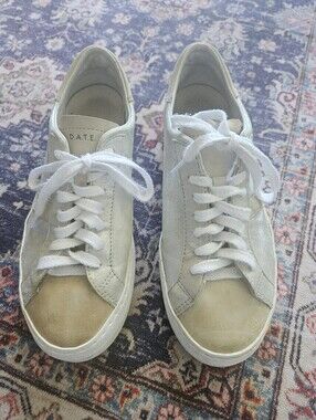 ✨️ D.A.T.E. Silver Hill sneakers featuring a metallic silver upper. 39EU, 8US